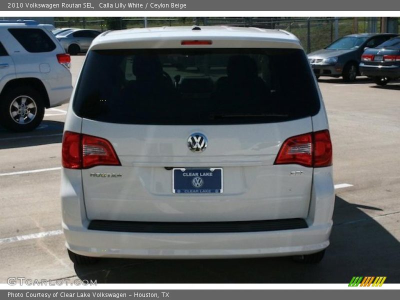 Calla Lilly White / Ceylon Beige 2010 Volkswagen Routan SEL