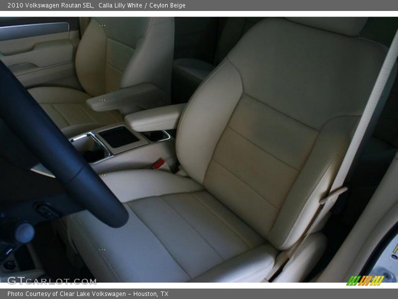 Calla Lilly White / Ceylon Beige 2010 Volkswagen Routan SEL