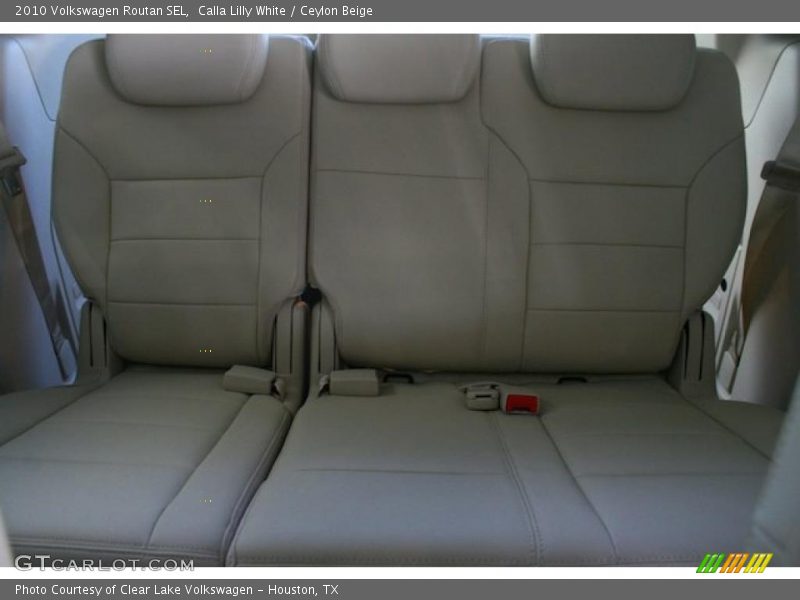 Calla Lilly White / Ceylon Beige 2010 Volkswagen Routan SEL