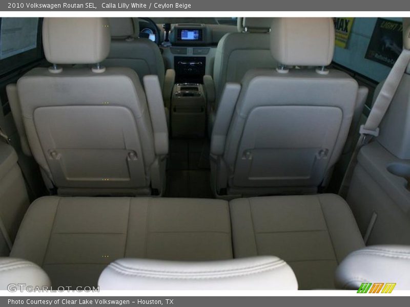 Calla Lilly White / Ceylon Beige 2010 Volkswagen Routan SEL