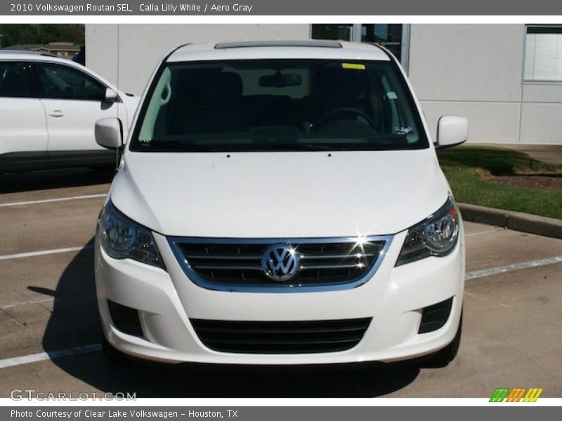 Calla Lilly White / Aero Gray 2010 Volkswagen Routan SEL