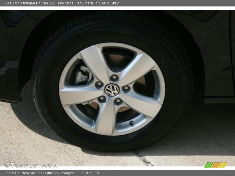 Nocturne Black Metallic / Aero Gray 2010 Volkswagen Routan SEL