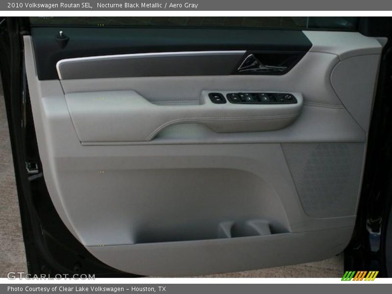 Nocturne Black Metallic / Aero Gray 2010 Volkswagen Routan SEL