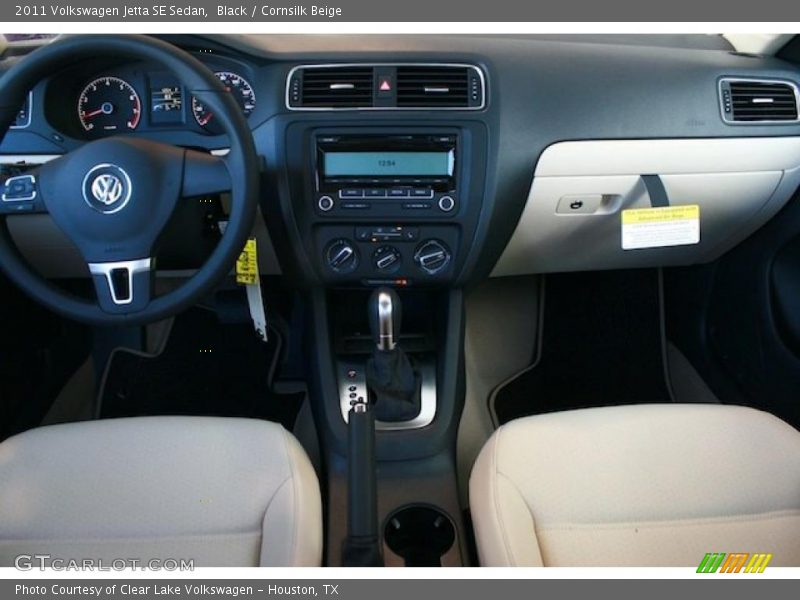 Black / Cornsilk Beige 2011 Volkswagen Jetta SE Sedan
