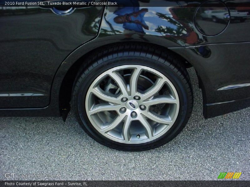 Tuxedo Black Metallic / Charcoal Black 2010 Ford Fusion SEL
