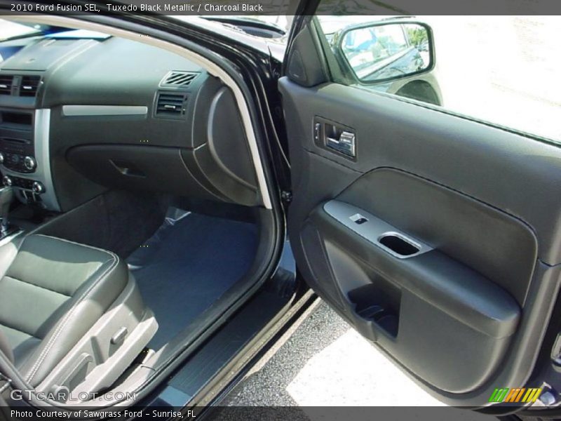 Tuxedo Black Metallic / Charcoal Black 2010 Ford Fusion SEL