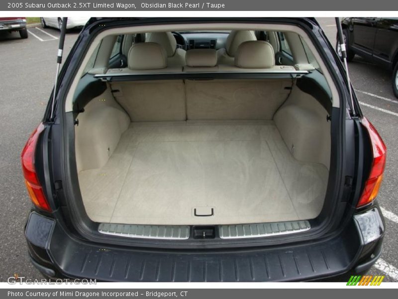  2005 Outback 2.5XT Limited Wagon Trunk