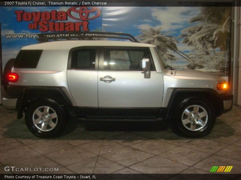 Titanium Metallic / Dark Charcoal 2007 Toyota FJ Cruiser