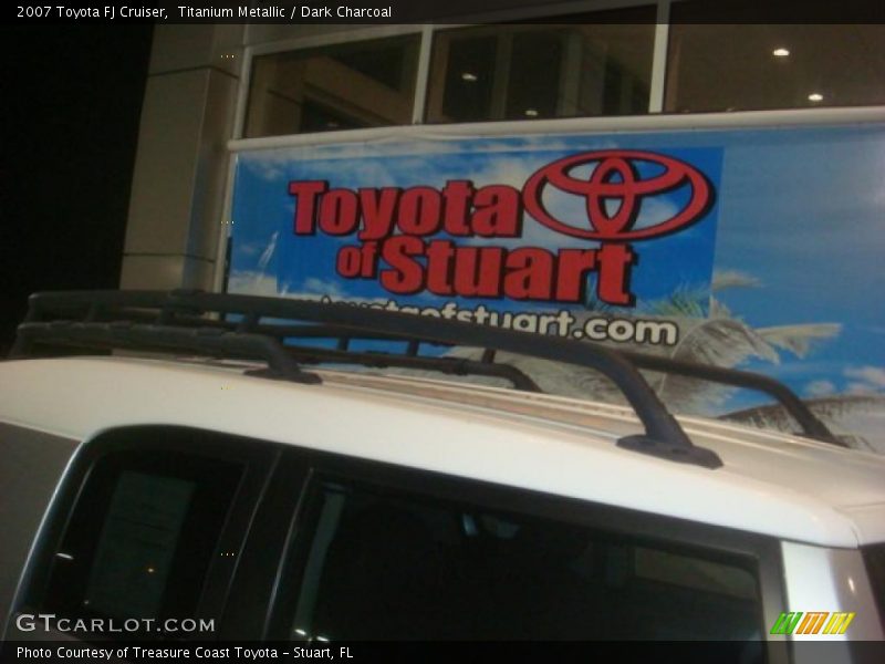 Titanium Metallic / Dark Charcoal 2007 Toyota FJ Cruiser
