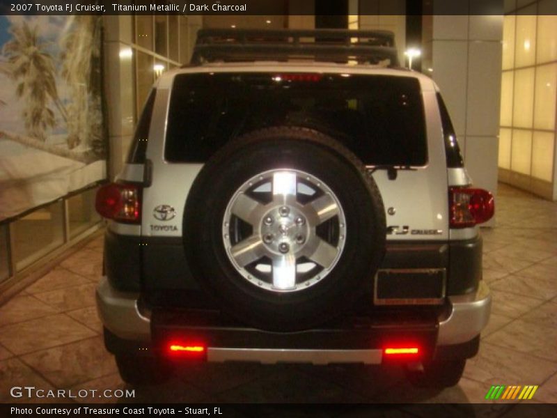 Titanium Metallic / Dark Charcoal 2007 Toyota FJ Cruiser