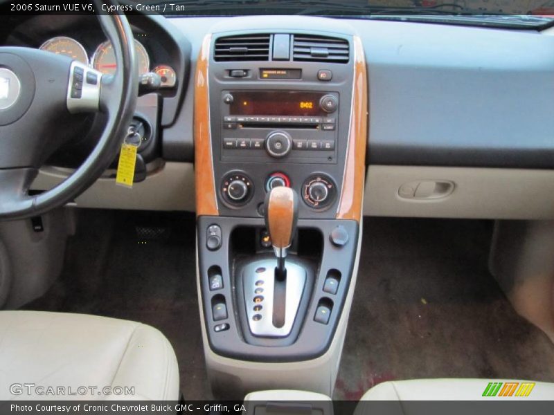 Cypress Green / Tan 2006 Saturn VUE V6