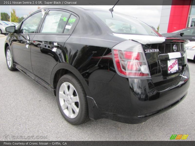 Super Black / Charcoal 2011 Nissan Sentra 2.0 SR