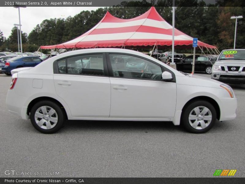 Aspen White / Charcoal 2011 Nissan Sentra 2.0