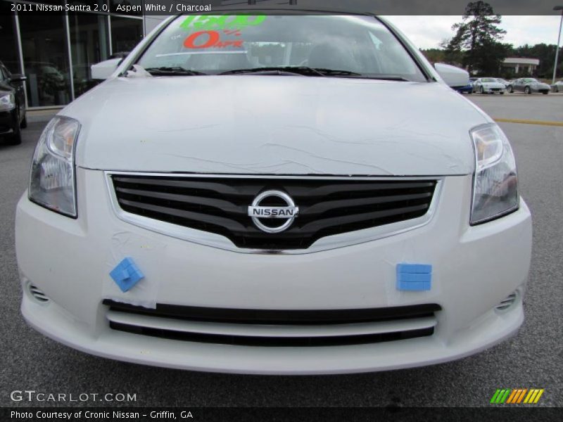Aspen White / Charcoal 2011 Nissan Sentra 2.0