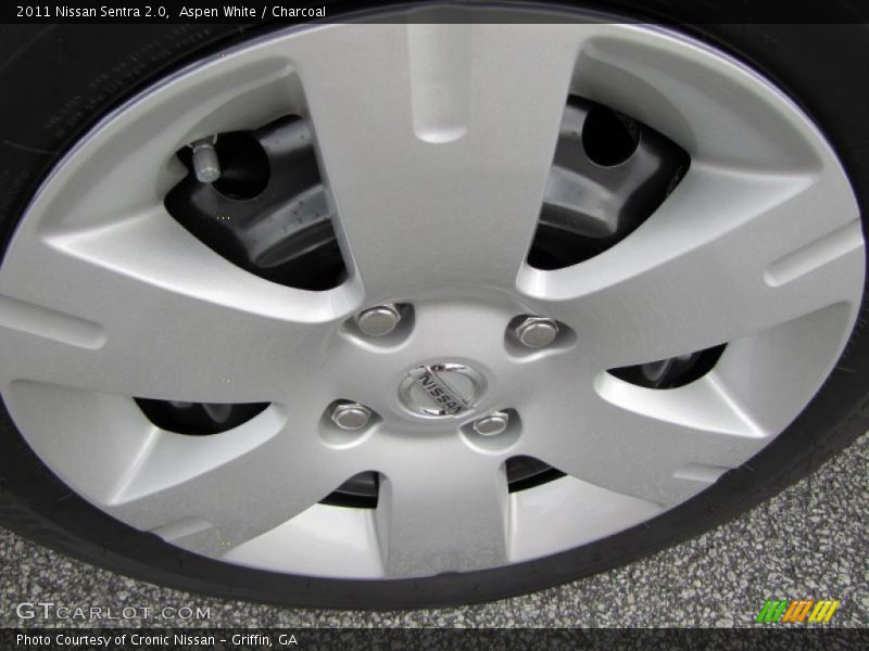 Aspen White / Charcoal 2011 Nissan Sentra 2.0