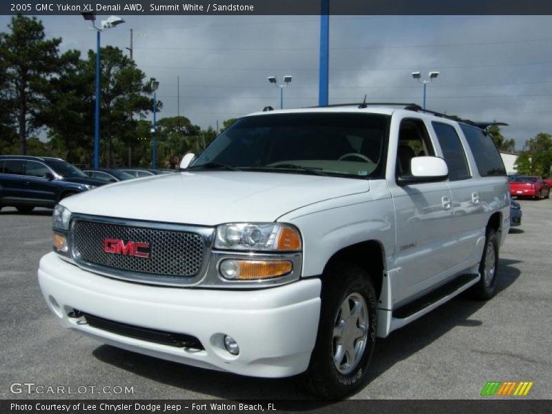 Summit White / Sandstone 2005 GMC Yukon XL Denali AWD