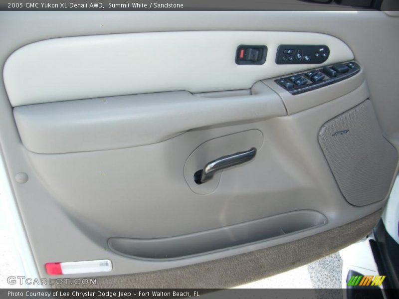 Summit White / Sandstone 2005 GMC Yukon XL Denali AWD
