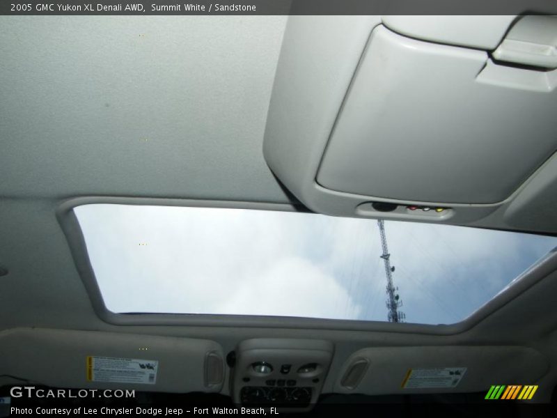 Summit White / Sandstone 2005 GMC Yukon XL Denali AWD