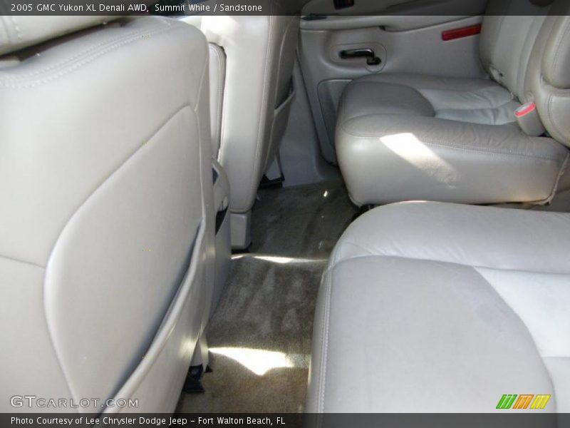 Summit White / Sandstone 2005 GMC Yukon XL Denali AWD