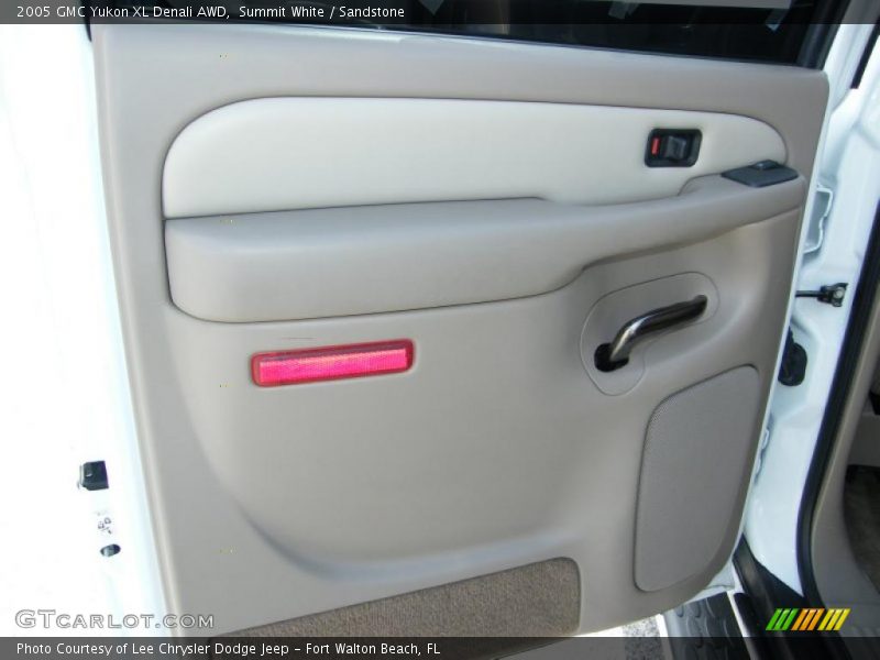Summit White / Sandstone 2005 GMC Yukon XL Denali AWD