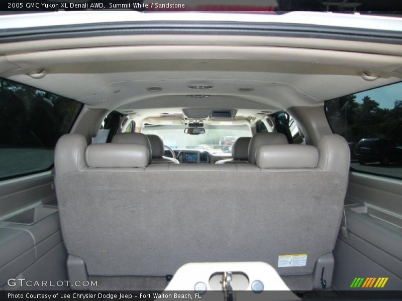Summit White / Sandstone 2005 GMC Yukon XL Denali AWD
