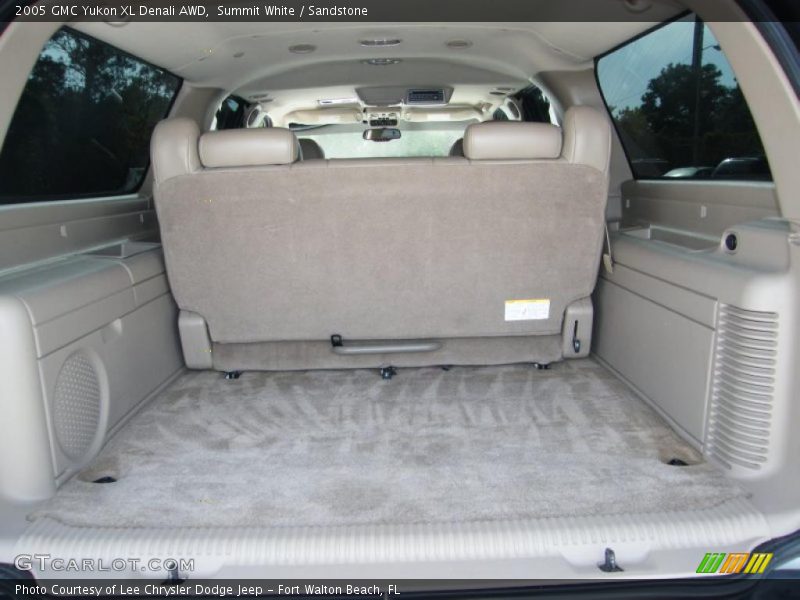 Summit White / Sandstone 2005 GMC Yukon XL Denali AWD