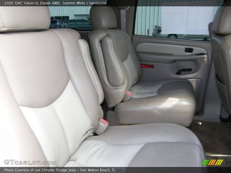 Summit White / Sandstone 2005 GMC Yukon XL Denali AWD