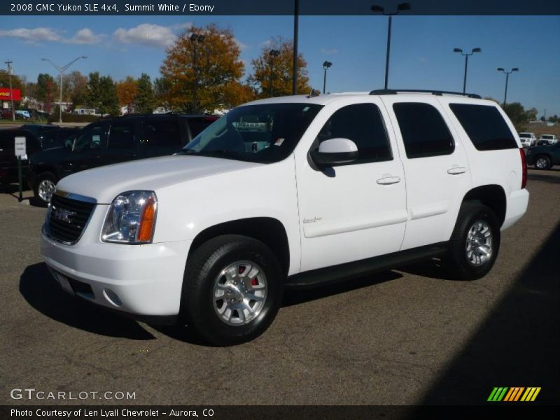 Front 3/4 View of 2008 Yukon SLE 4x4