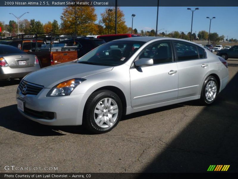 Radiant Silver Metallic / Charcoal 2009 Nissan Altima 2.5 S