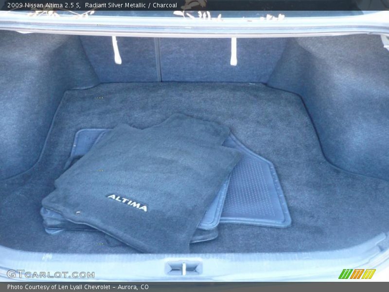Radiant Silver Metallic / Charcoal 2009 Nissan Altima 2.5 S