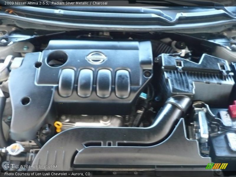 Radiant Silver Metallic / Charcoal 2009 Nissan Altima 2.5 S