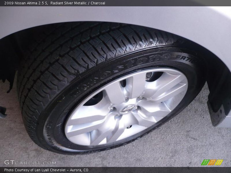 Radiant Silver Metallic / Charcoal 2009 Nissan Altima 2.5 S