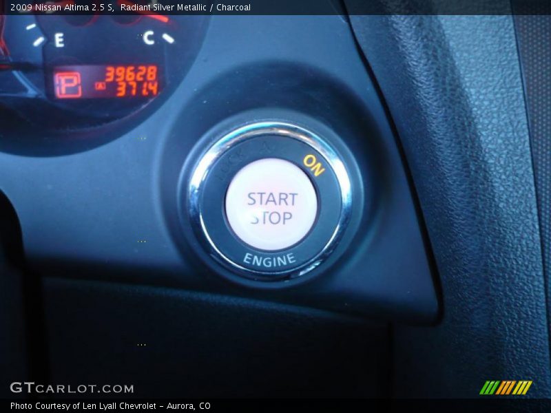 Radiant Silver Metallic / Charcoal 2009 Nissan Altima 2.5 S