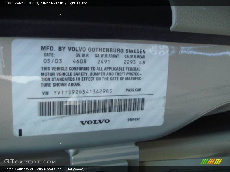 Silver Metallic / Light Taupe 2004 Volvo S80 2.9