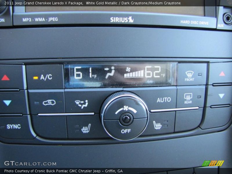 Controls of 2011 Grand Cherokee Laredo X Package