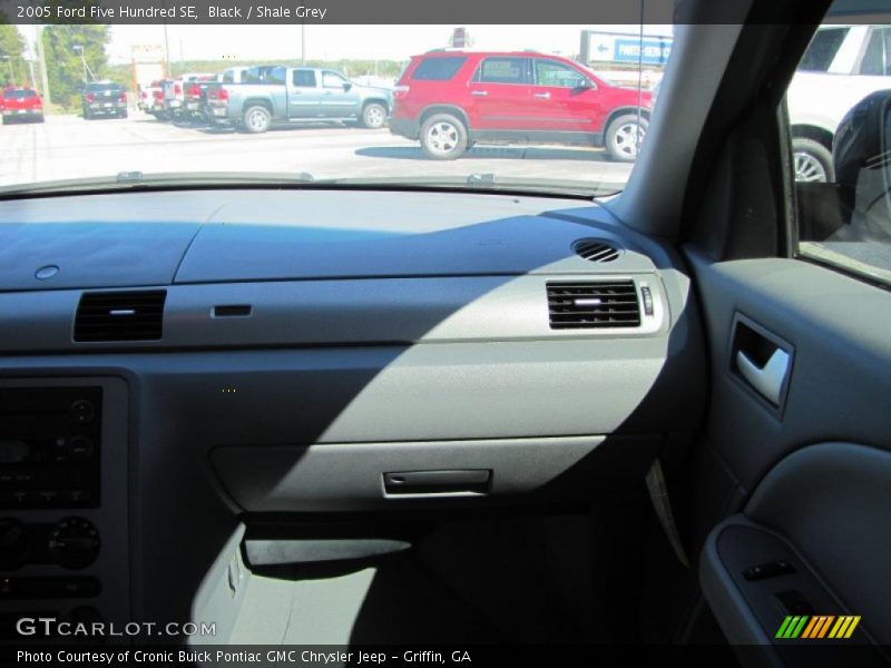Black / Shale Grey 2005 Ford Five Hundred SE