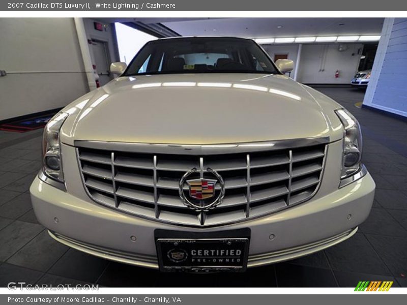 White Lightning / Cashmere 2007 Cadillac DTS Luxury II