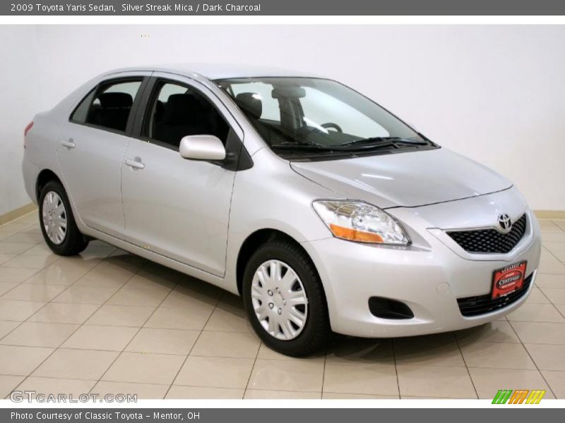 Silver Streak Mica / Dark Charcoal 2009 Toyota Yaris Sedan