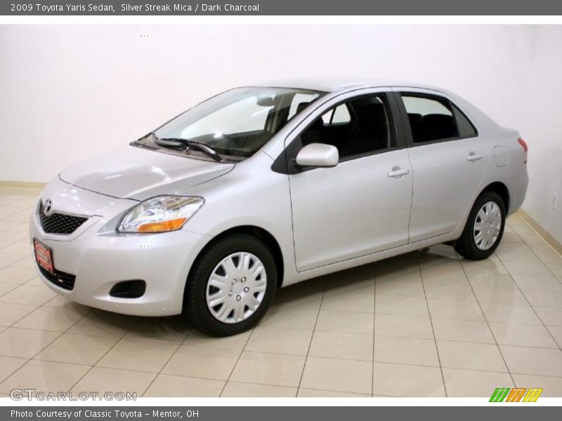 Silver Streak Mica / Dark Charcoal 2009 Toyota Yaris Sedan