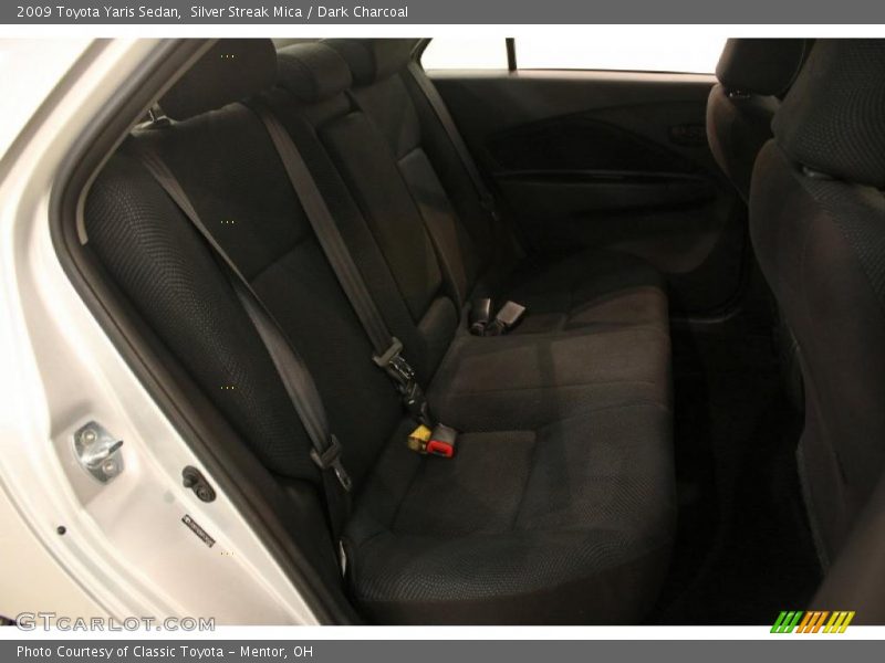 Silver Streak Mica / Dark Charcoal 2009 Toyota Yaris Sedan