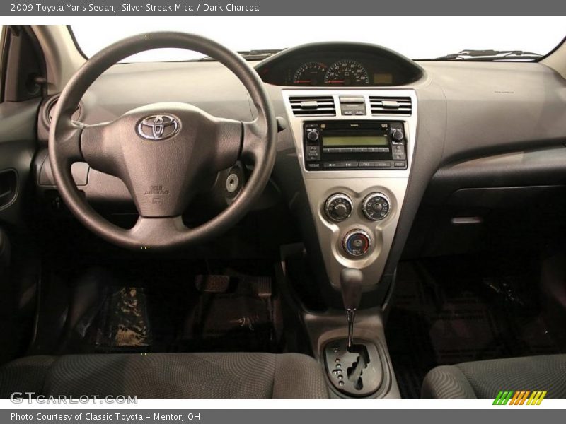 Silver Streak Mica / Dark Charcoal 2009 Toyota Yaris Sedan