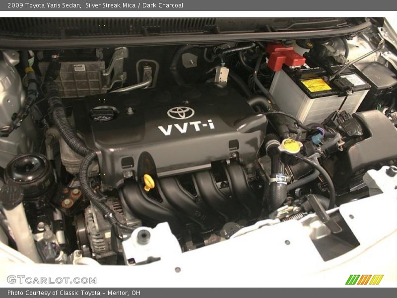 Silver Streak Mica / Dark Charcoal 2009 Toyota Yaris Sedan