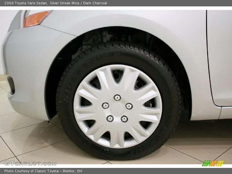 Silver Streak Mica / Dark Charcoal 2009 Toyota Yaris Sedan