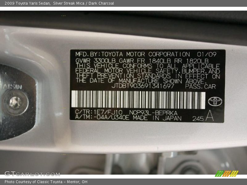 Silver Streak Mica / Dark Charcoal 2009 Toyota Yaris Sedan
