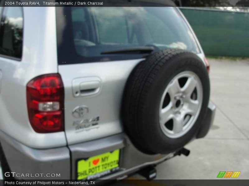 Titanium Metallic / Dark Charcoal 2004 Toyota RAV4