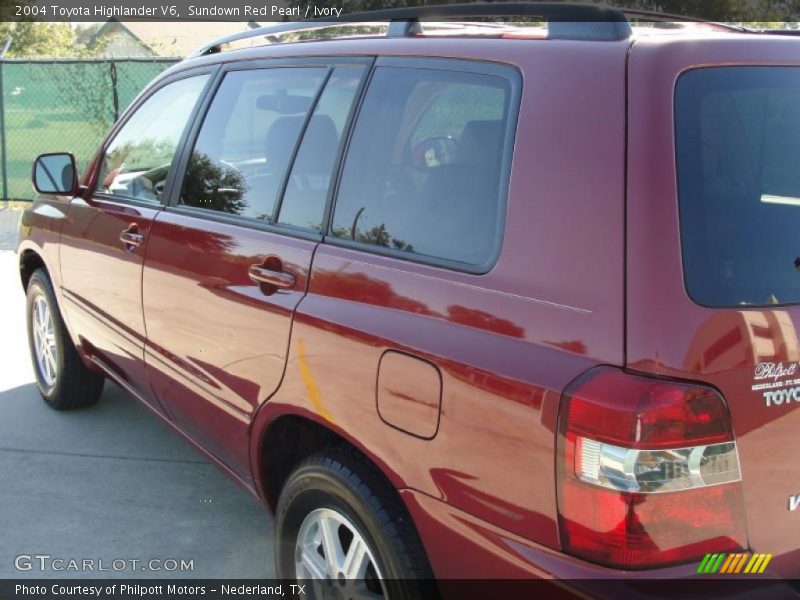 Sundown Red Pearl / Ivory 2004 Toyota Highlander V6