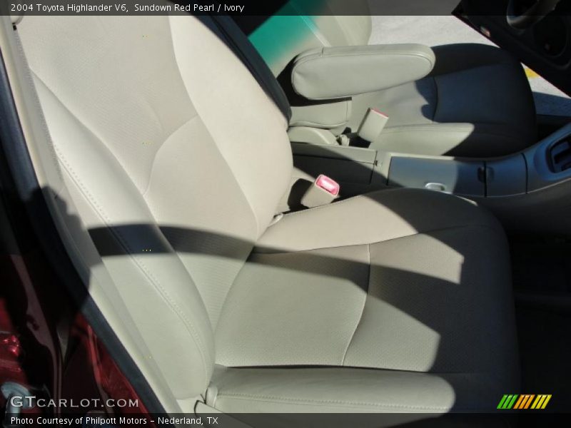Sundown Red Pearl / Ivory 2004 Toyota Highlander V6