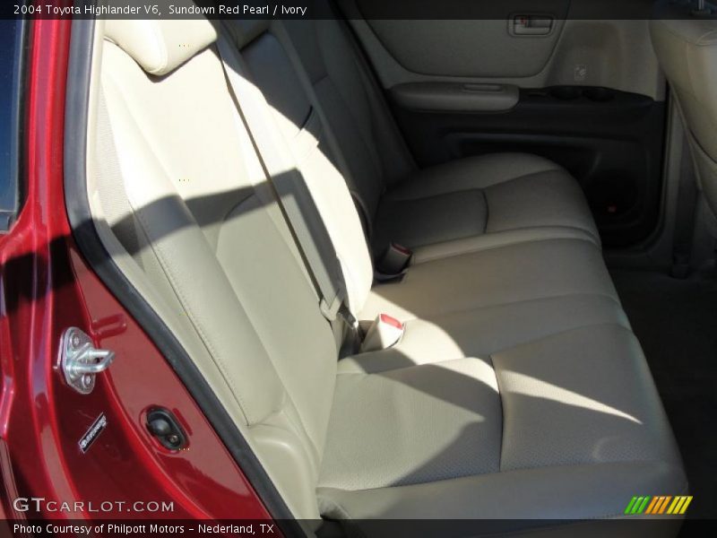Sundown Red Pearl / Ivory 2004 Toyota Highlander V6