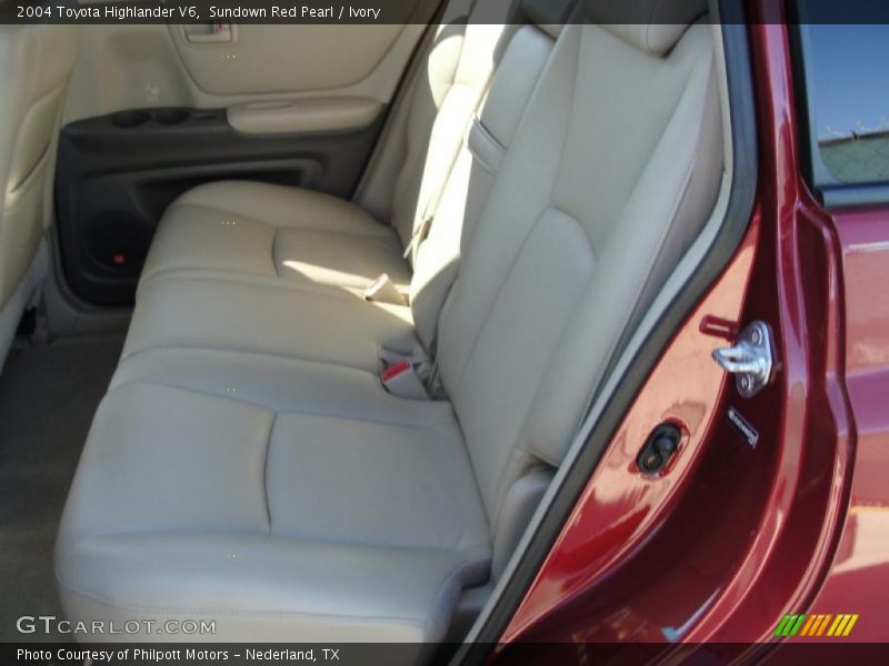 Sundown Red Pearl / Ivory 2004 Toyota Highlander V6