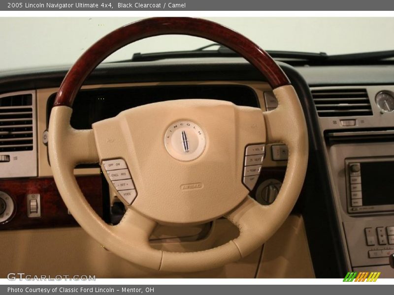  2005 Navigator Ultimate 4x4 Steering Wheel